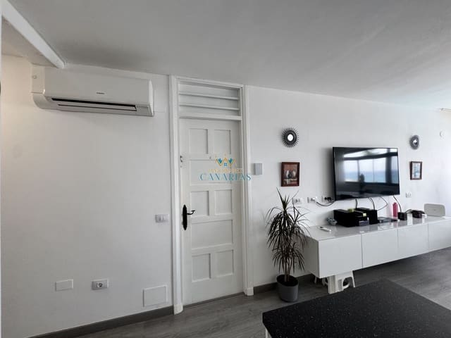 1 slaapkamer Appartement te huur in San Bartolomé de Tirajana met zwembad - € 1.300 (Ref: 10048867)