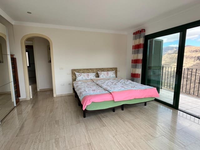 3 quarto Moradia para venda em San Bartolomé de Tirajana com piscina garagem - 949 000 € (Ref: 7636207)