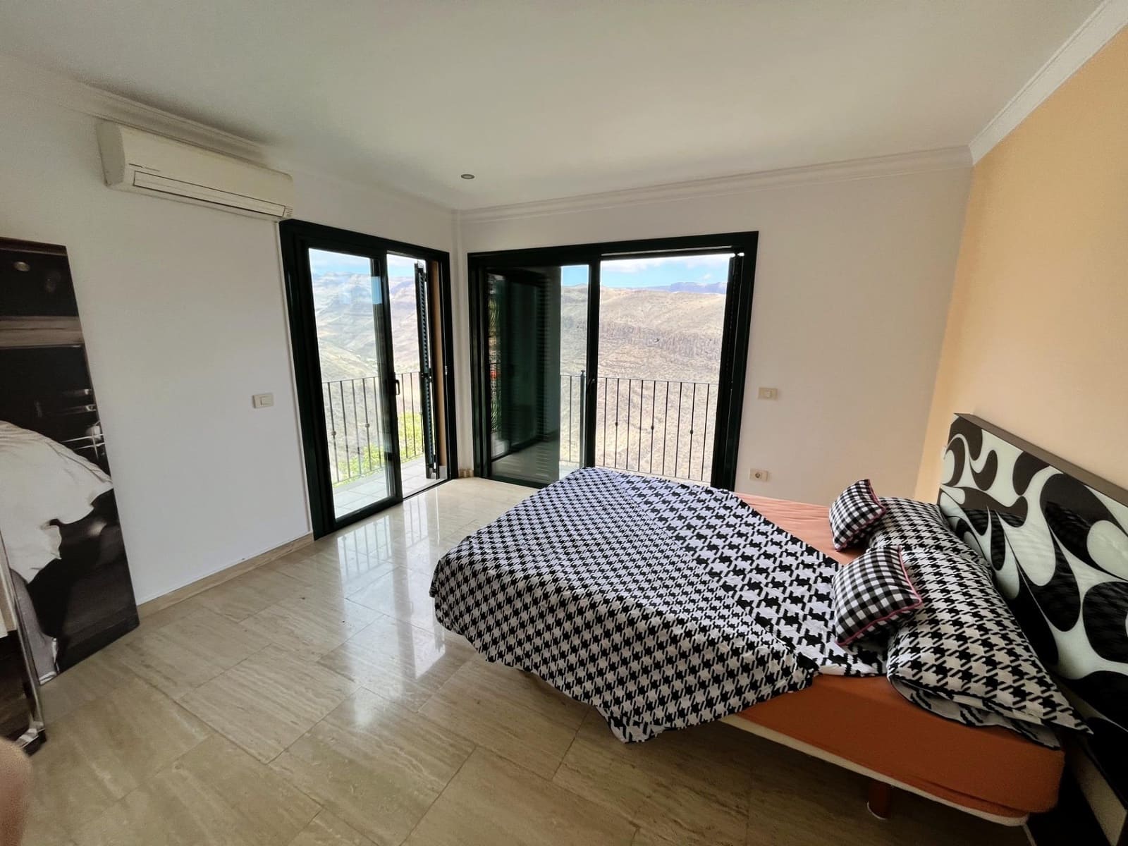 3 chambre Villa/Maison à vendre à San Bartolome de Tirajana avec piscine garage - 949 000 € (Ref: 7636207)