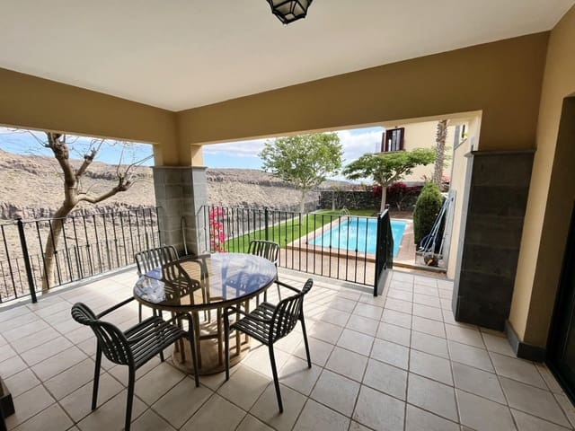 3 quarto Moradia para venda em San Bartolomé de Tirajana com piscina garagem - 949 000 € (Ref: 7636207)