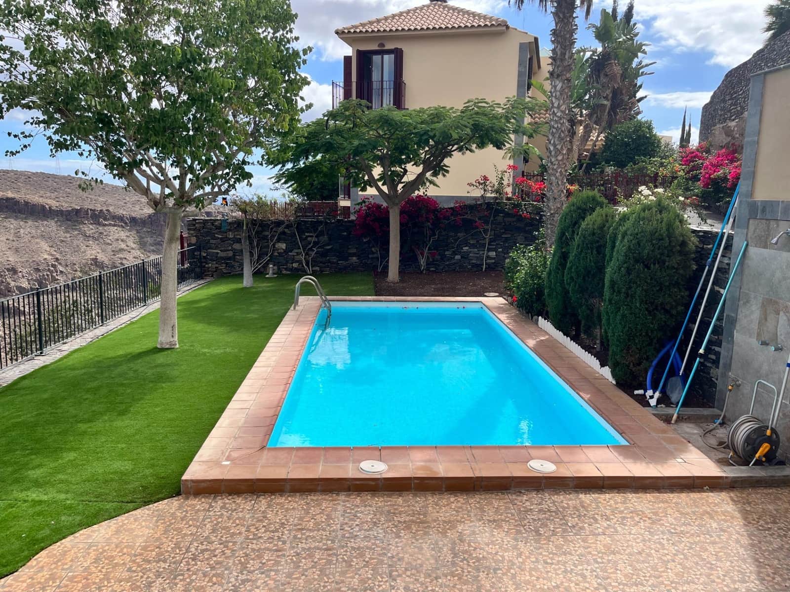 3 chambre Villa/Maison à vendre à San Bartolome de Tirajana avec piscine garage - 949 000 € (Ref: 7636207)