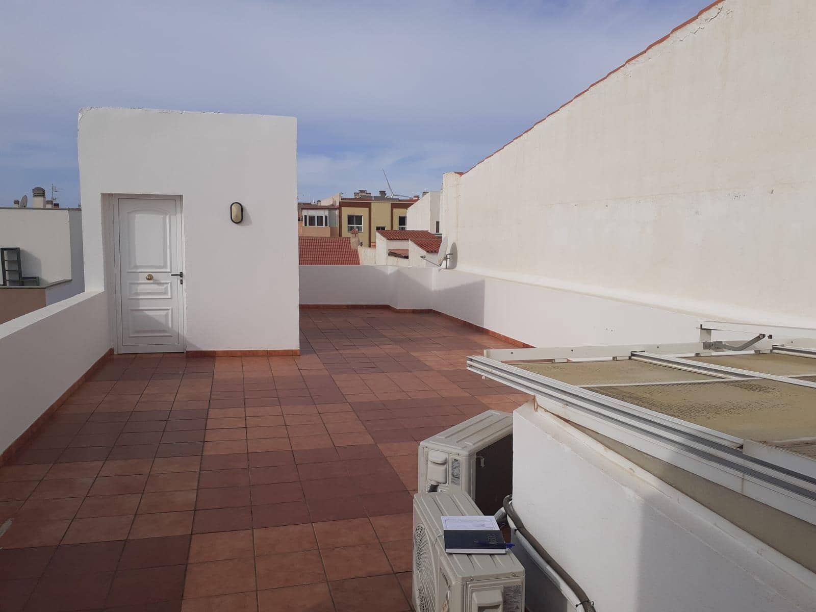 4 bedroom Apartment for sale in Santa Lucia de Tirajana with garage - € 469,999 (Ref: 8254466)