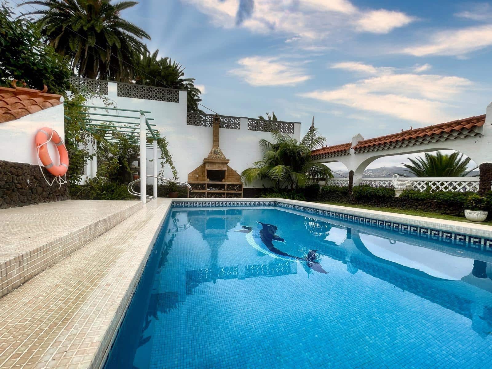 5 soveværelse Villa til salg i Santa Brigida med swimmingpool garage - € 950.000 (Ref: 8532038)