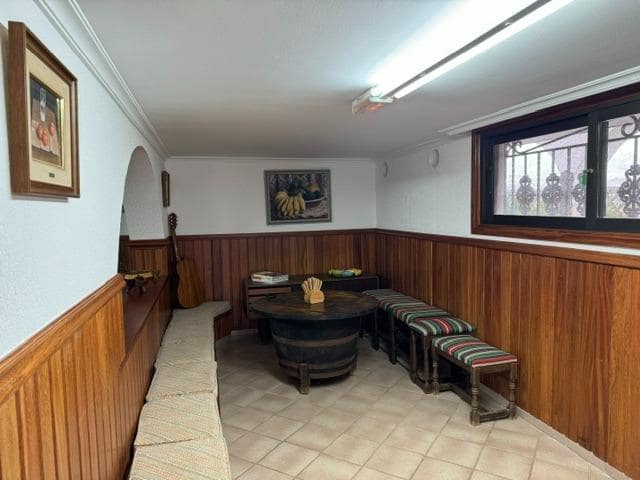 5 soveværelse Villa til salg i Santa Brigida med swimmingpool garage - € 950.000 (Ref: 8532038)