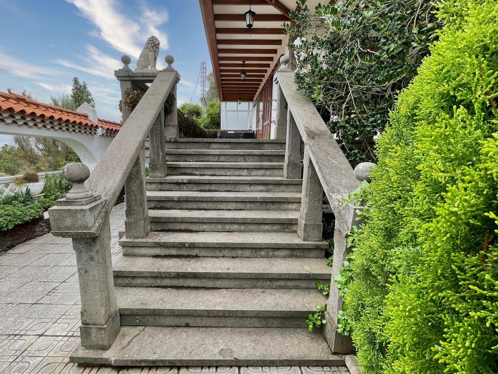 5 soveværelse Villa til salg i Santa Brigida med swimmingpool garage - € 950.000 (Ref: 8532038)