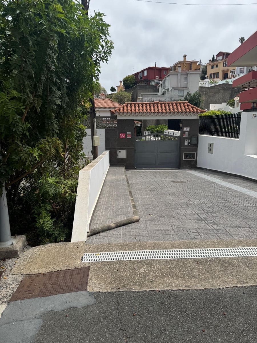 5 soveværelse Villa til salg i Santa Brigida med swimmingpool garage - € 950.000 (Ref: 8532038)