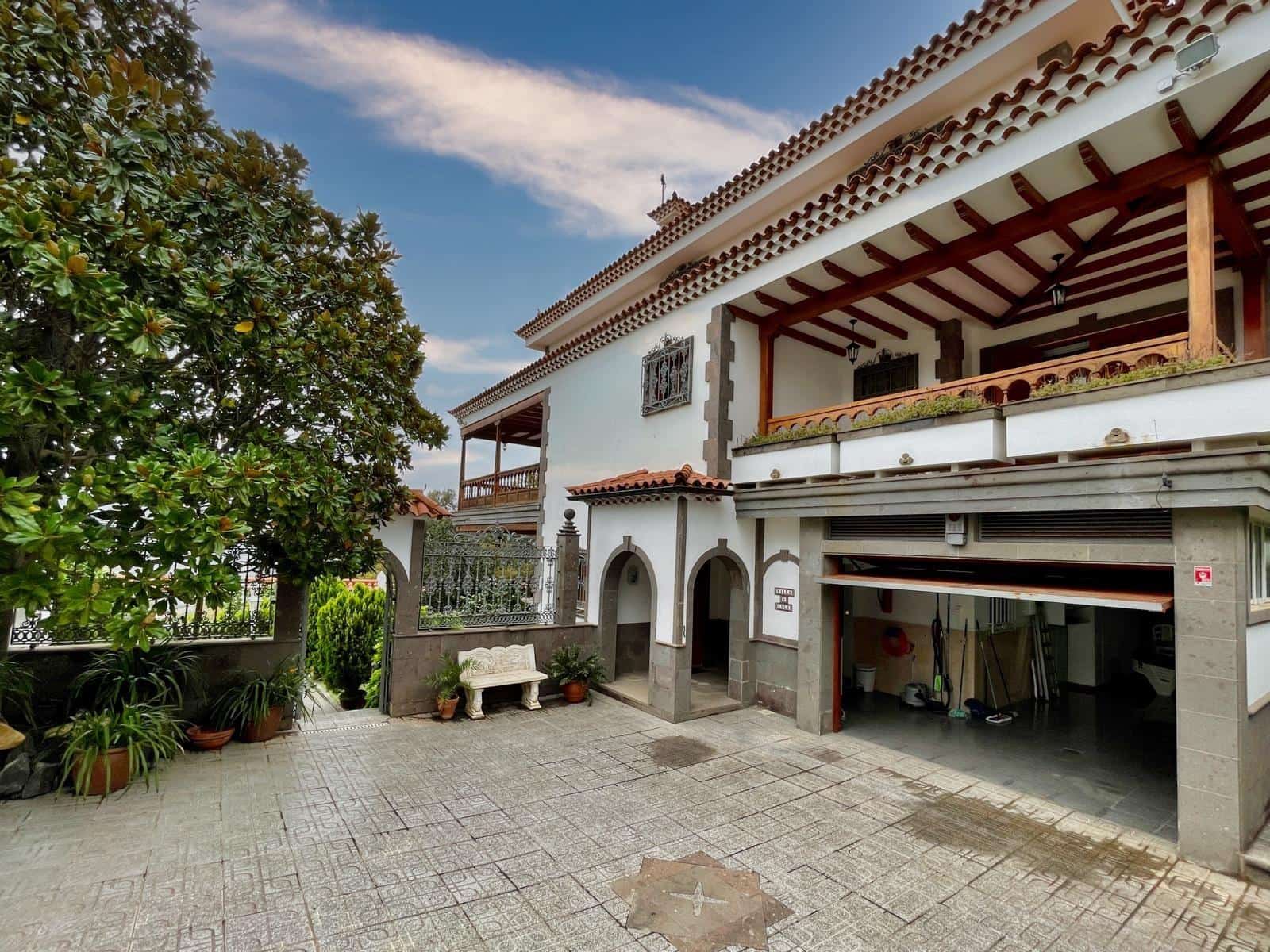 5 soveværelse Villa til salg i Santa Brigida med swimmingpool garage - € 950.000 (Ref: 8532038)