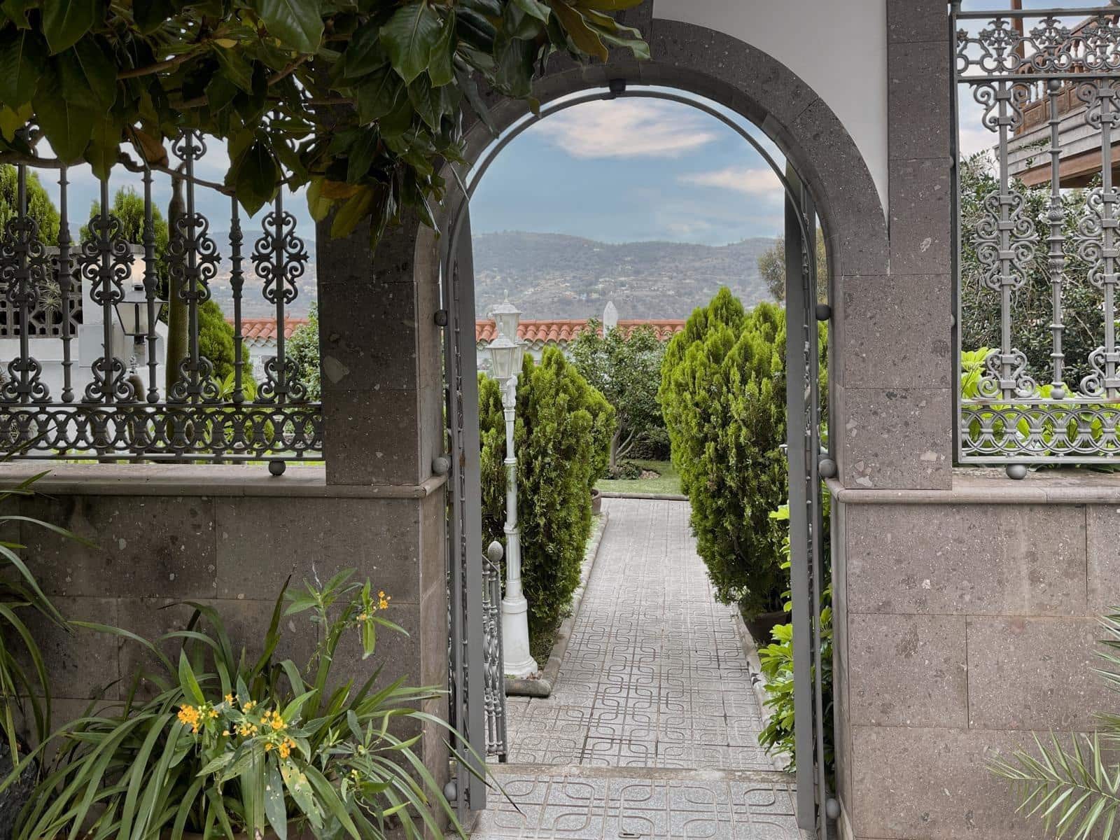 5 soveværelse Villa til salg i Santa Brigida med swimmingpool garage - € 950.000 (Ref: 8532038)