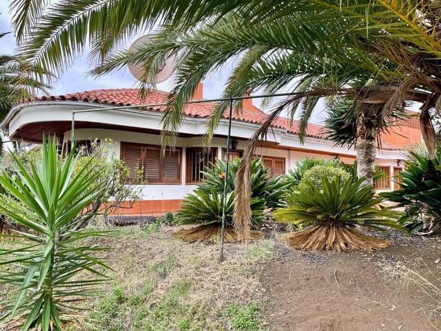 5 Zimmer Villa zu verkaufen in Santa Brígida mit Pool - 840.000 € (Ref: 8930364)