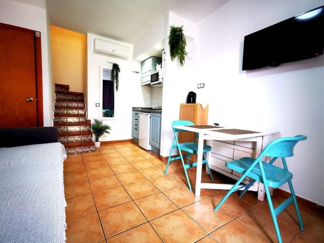 1 quarto Bungalow para venda em San Bartolomé de Tirajana com piscina - 255 000 € (Ref: 8939410)