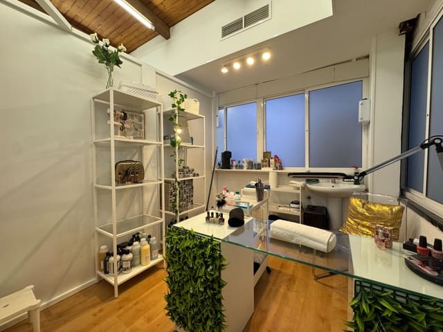 Kommersiell til leie i Playa del Inglés, San Bartolomé de Tirajana - € 300 (Ref: 9446336)