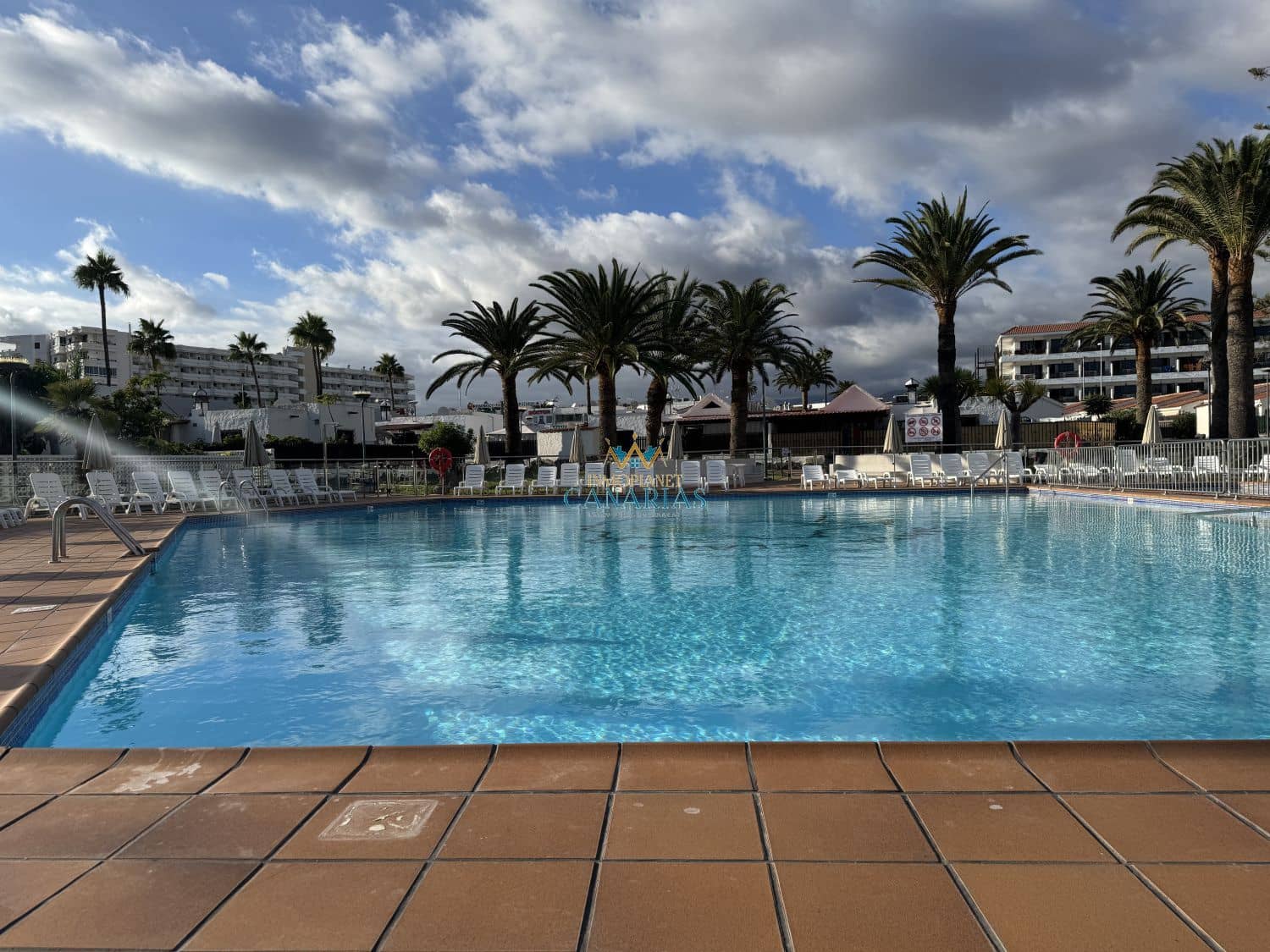 Bungalow de 2 habitaciones en Playa del Inglés en alquiler - 1.500 € (Ref: 9500386)