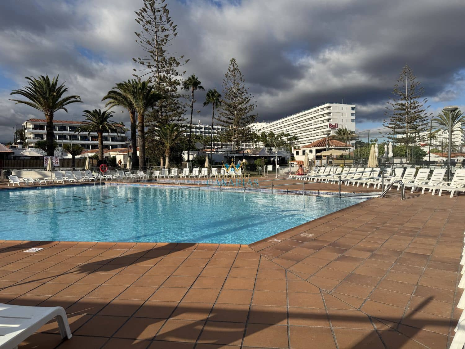 Bungalow de 2 habitaciones en Playa del Inglés en alquiler - 1.500 € (Ref: 9500386)