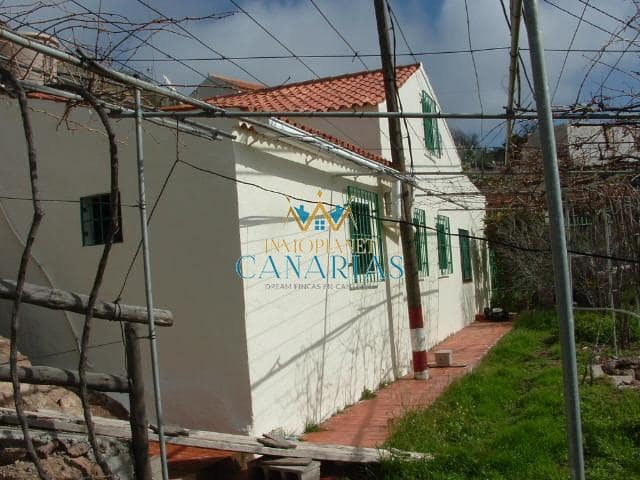 Casa de 4 habitaciones en San Bartolomé de Tirajana en venta - 295.000 € (Ref: 9547587)