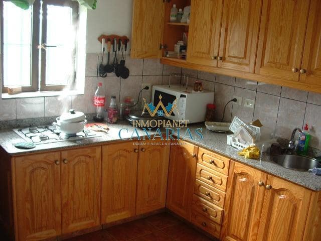 Casa de 4 habitaciones en San Bartolomé de Tirajana en venta - 295.000 € (Ref: 9547587)