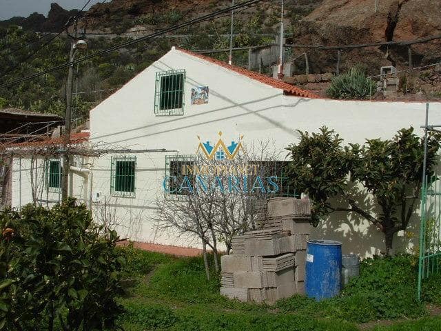 Casa de 4 habitaciones en San Bartolomé de Tirajana en venta - 295.000 € (Ref: 9547587)