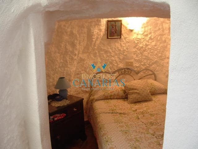 Casa de 4 habitaciones en San Bartolomé de Tirajana en venta - 295.000 € (Ref: 9547587)