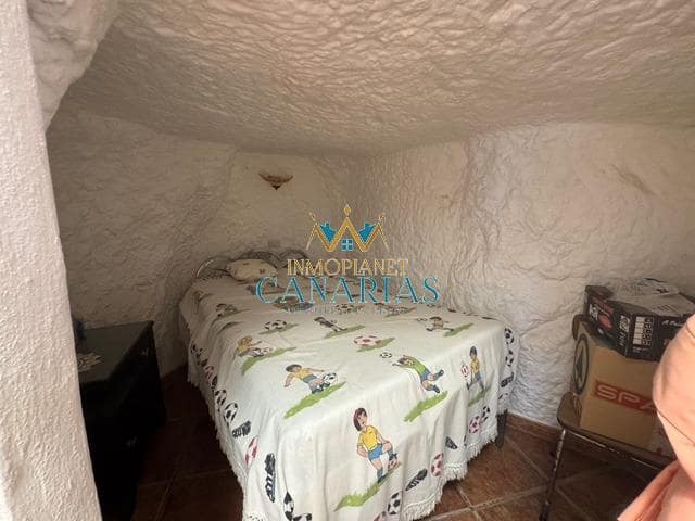 Casa de 4 habitaciones en San Bartolomé de Tirajana en venta - 295.000 € (Ref: 9547587)