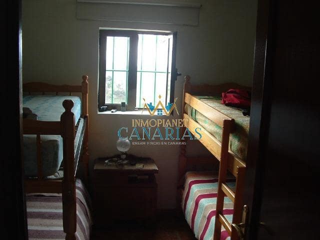 Casa de 4 habitaciones en San Bartolomé de Tirajana en venta - 295.000 € (Ref: 9547587)