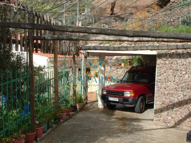 Casa de 4 habitaciones en San Bartolomé de Tirajana en venta - 295.000 € (Ref: 9547587)