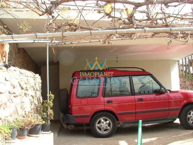 Casa de 4 habitaciones en San Bartolomé de Tirajana en venta - 295.000 € (Ref: 9547587)