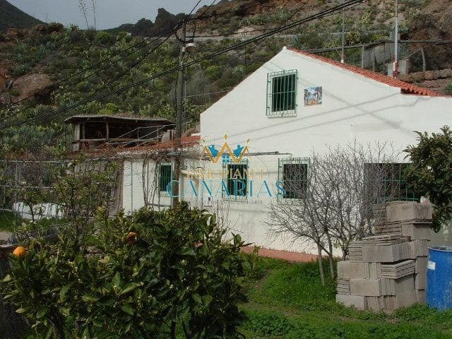 Casa de 4 habitaciones en San Bartolomé de Tirajana en venta - 295.000 € (Ref: 9547587)