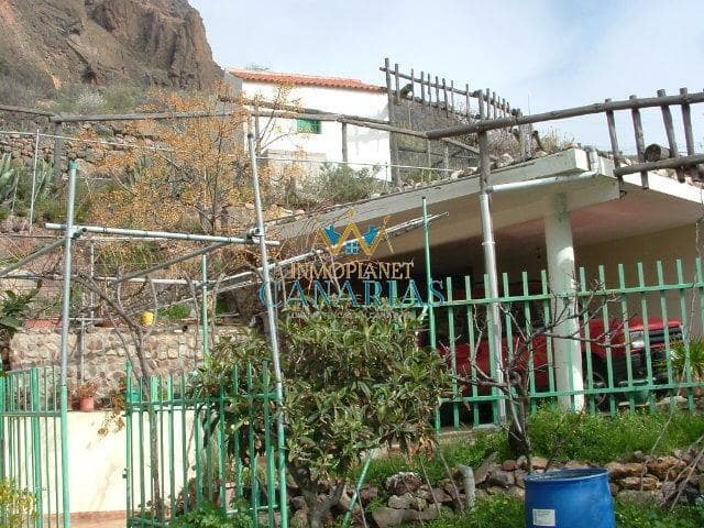 Casa de 4 habitaciones en San Bartolomé de Tirajana en venta - 295.000 € (Ref: 9547587)