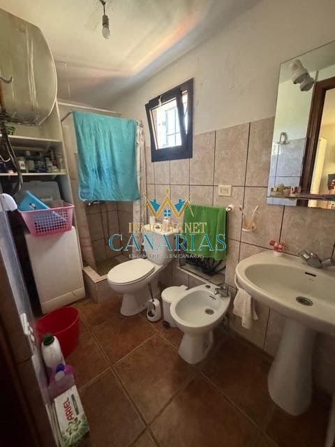 Casa de 4 habitaciones en San Bartolomé de Tirajana en venta - 295.000 € (Ref: 9547587)