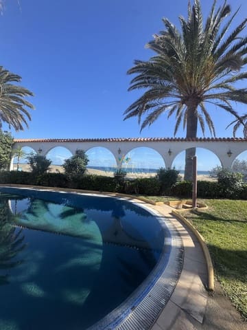 4 slaapkamer Villa te koop in Playa del Inglés, San Bartolomé de Tirajana met garage - € 1.700.000 (Ref: 9570822)