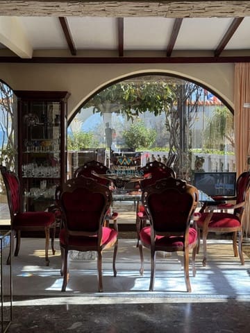 4 slaapkamer Villa te koop in Playa del Inglés, San Bartolomé de Tirajana met garage - € 1.700.000 (Ref: 9570822)