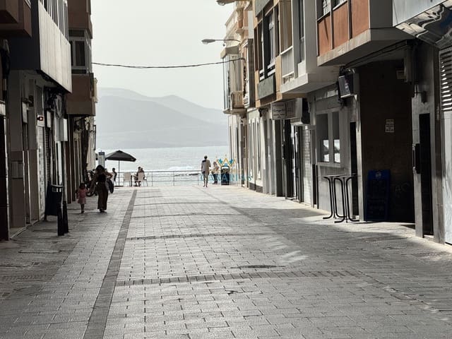 1 soveværelse Lejlighed til leje i Centro, Las Palmas de Gran Canaria - € 1.300 (Ref: 9751598)