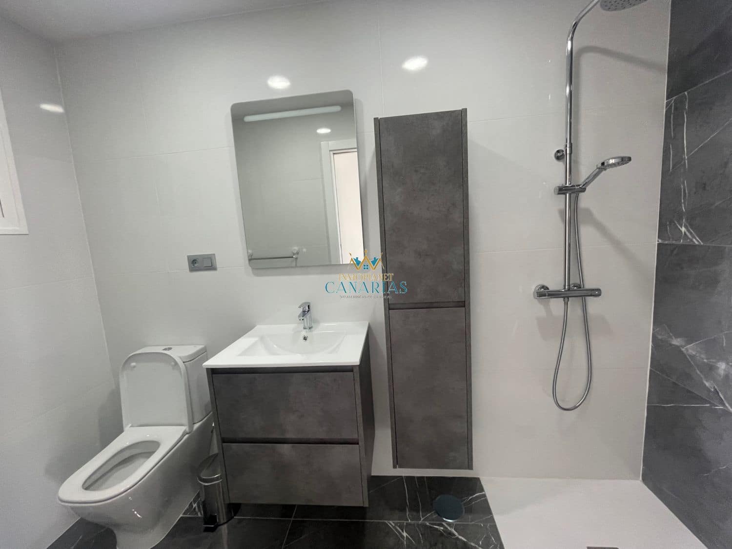 Apartamento de 1 habitación en San Bartolomé de Tirajana en alquiler - 1.200 € (Ref: 9838995)