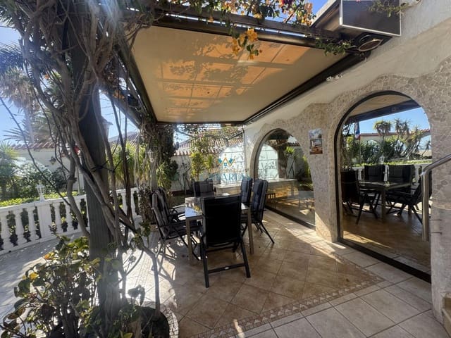 4 chambre Maison de Ville à vendre à Playa del Inglés, San Bartolomé de Tirajana - 1 590 000 € (Ref: 9851029)