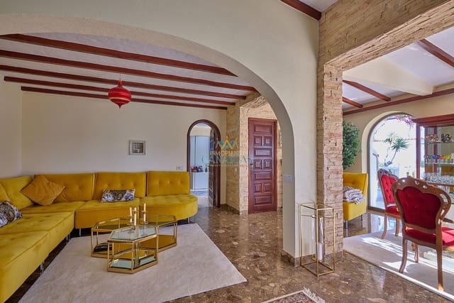 4 sypialnia Dom na sprzedaż w Playa del Inglés, San Bartolomé de Tirajana z basenem garażem - 1 400 000 € (Ref: 9851029)
