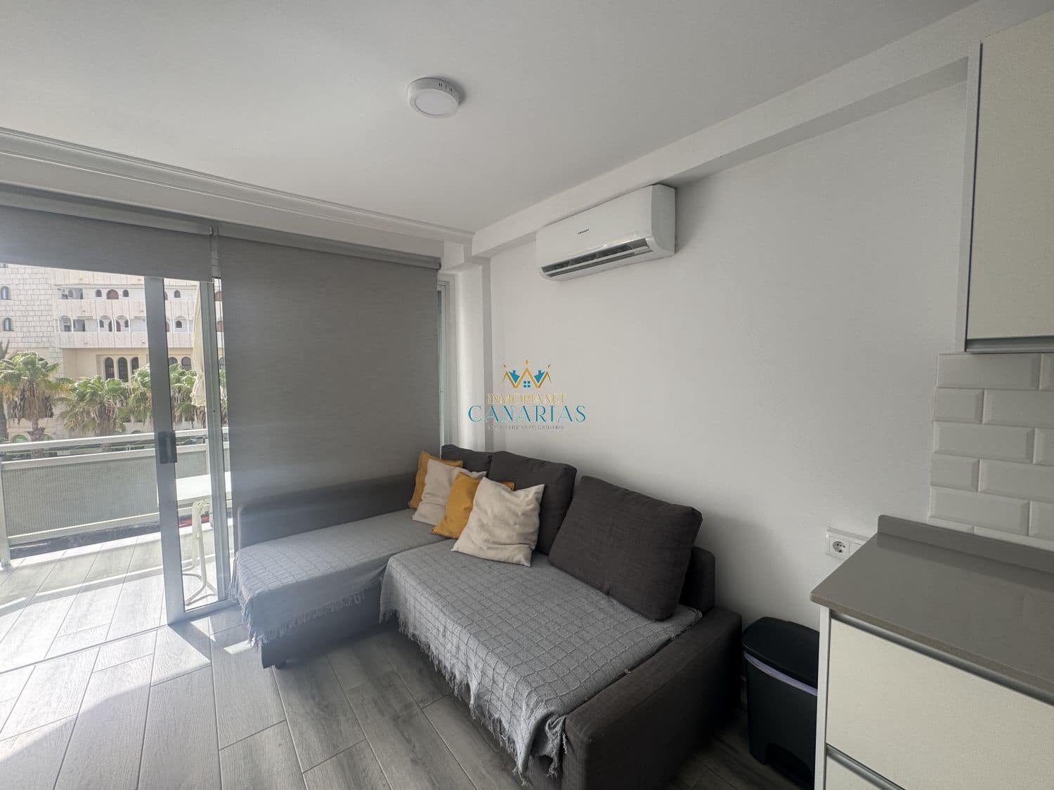 1 slaapkamer Appartement te huur in Playa del Ingles met zwembad - € 900 (Ref: 9916522)