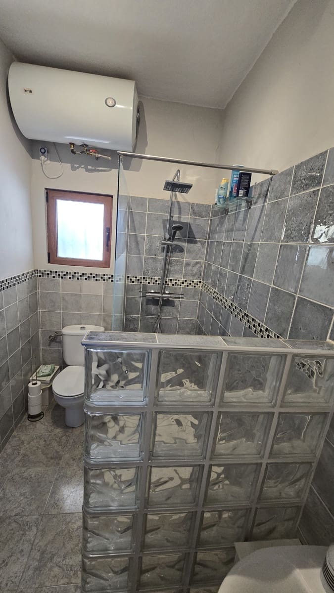 4 sypialnia Finka/Dom wiejski na sprzedaż w Sax z basenem garażem - 275 000 € (Ref: 10038936)