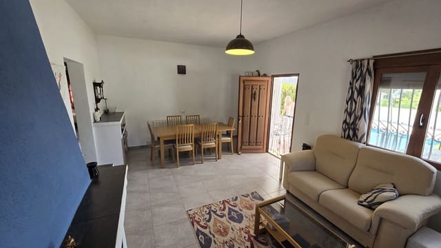 4 sypialnia Finka/Dom wiejski na sprzedaż w Sax z basenem garażem - 275 000 € (Ref: 10038936)