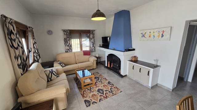 4 sypialnia Finka/Dom wiejski na sprzedaż w Sax z basenem garażem - 275 000 € (Ref: 10038936)