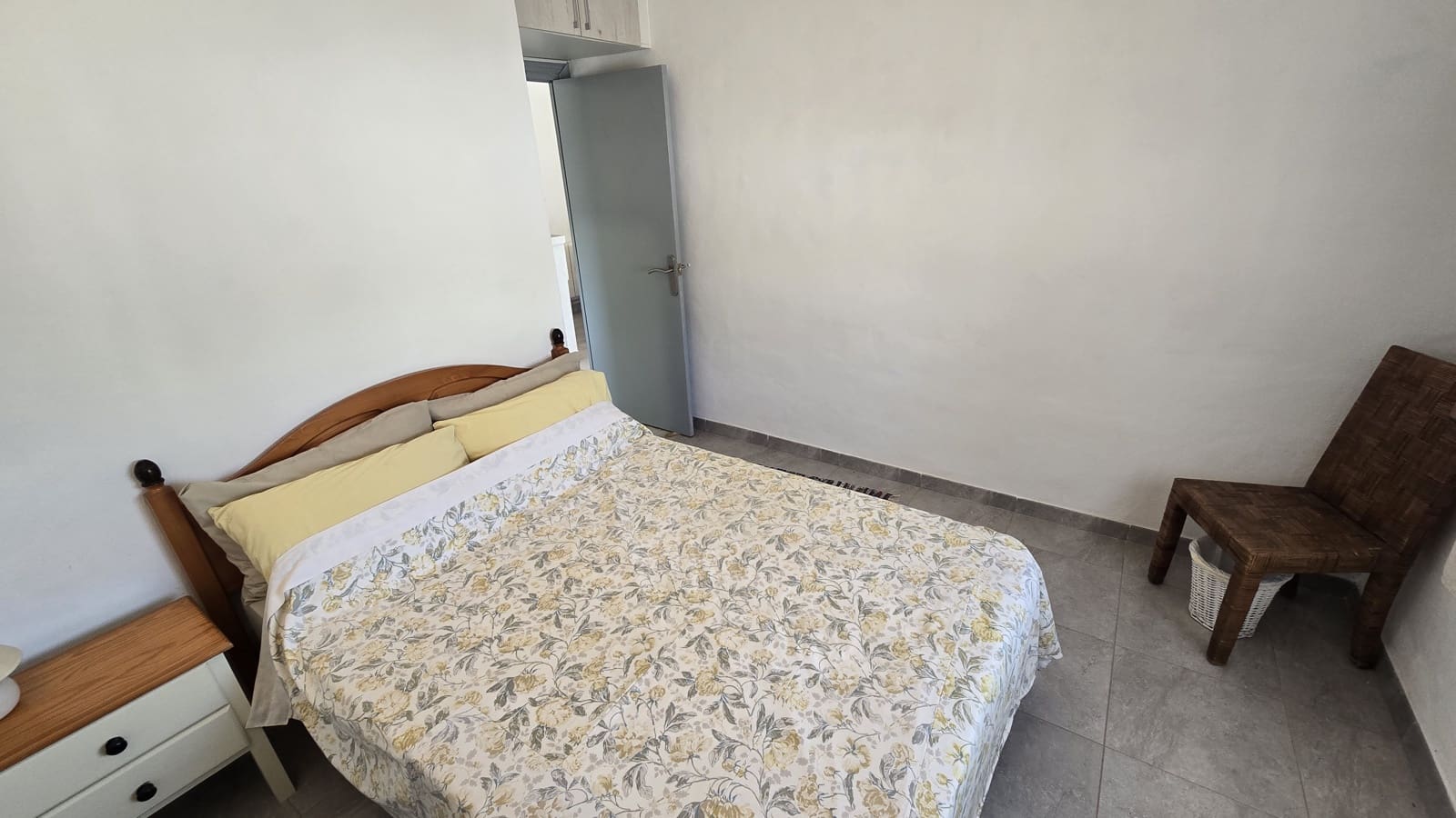4 sypialnia Finka/Dom wiejski na sprzedaż w Sax z basenem garażem - 275 000 € (Ref: 10038936)