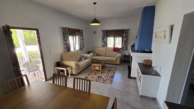 4 sypialnia Finka/Dom wiejski na sprzedaż w Sax z basenem garażem - 275 000 € (Ref: 10038936)