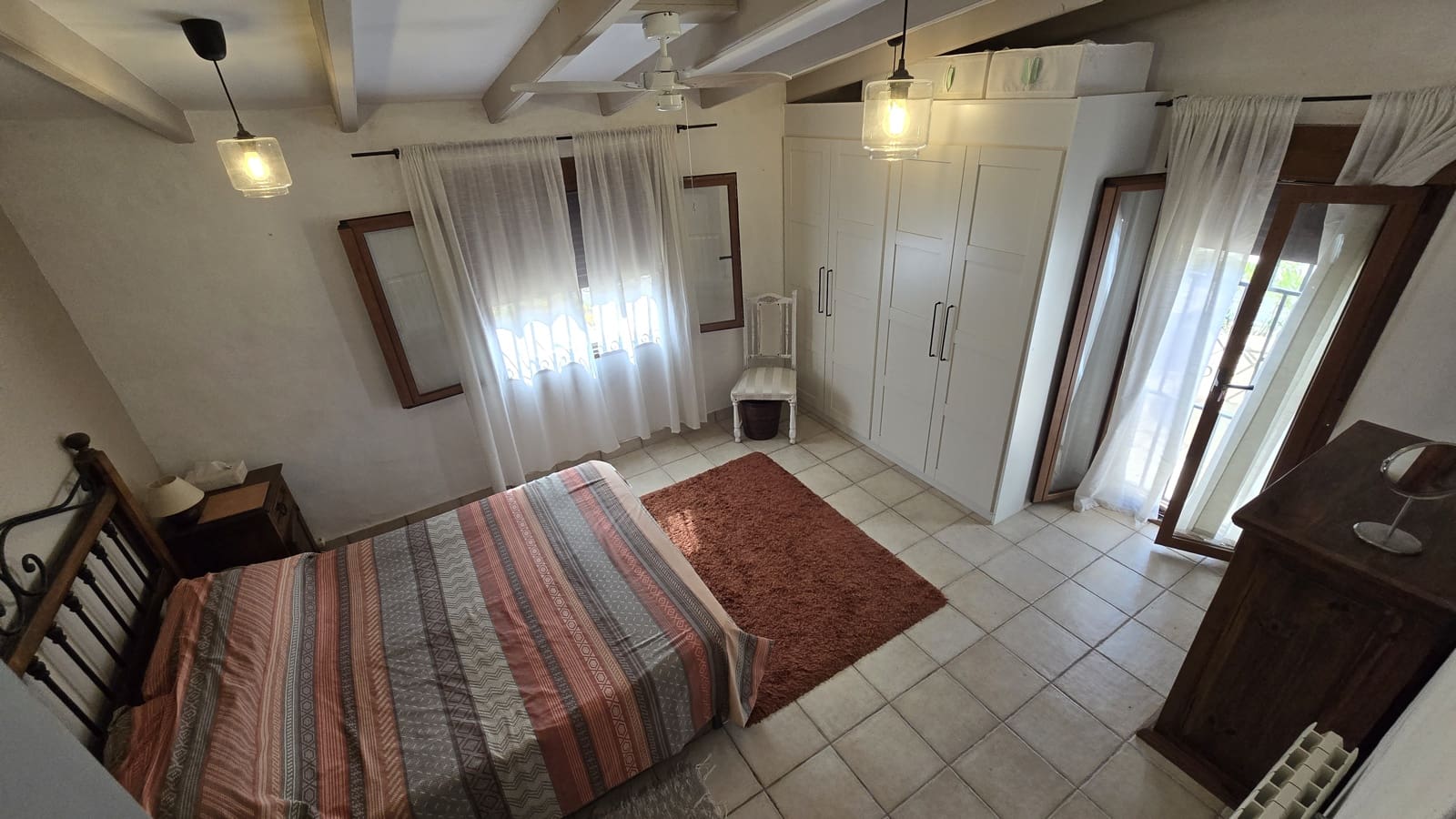 4 sypialnia Finka/Dom wiejski na sprzedaż w Sax z basenem garażem - 275 000 € (Ref: 10038936)