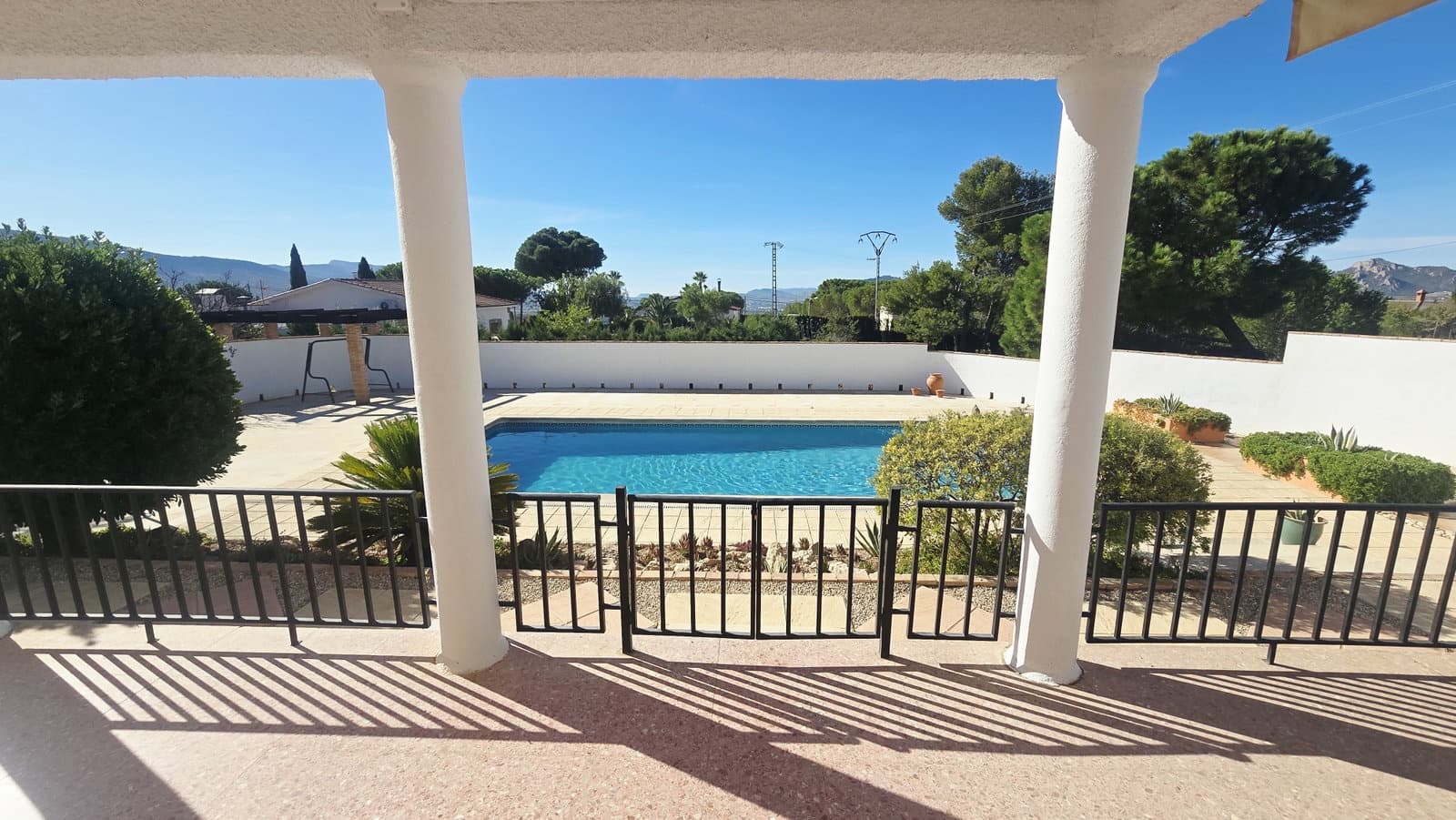 4 bedroom Finca/Country House for sale in Sax with pool garage - € 275,000 (Ref: 10038936)