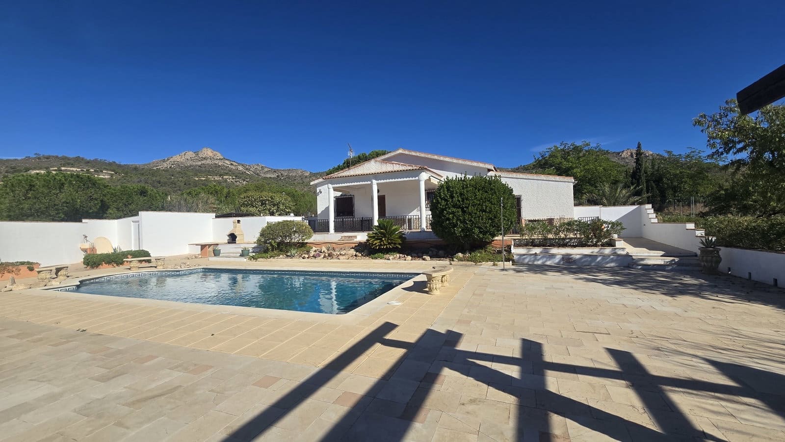 4 bedroom Finca/Country House for sale in Sax with pool garage - € 275,000 (Ref: 10038936)