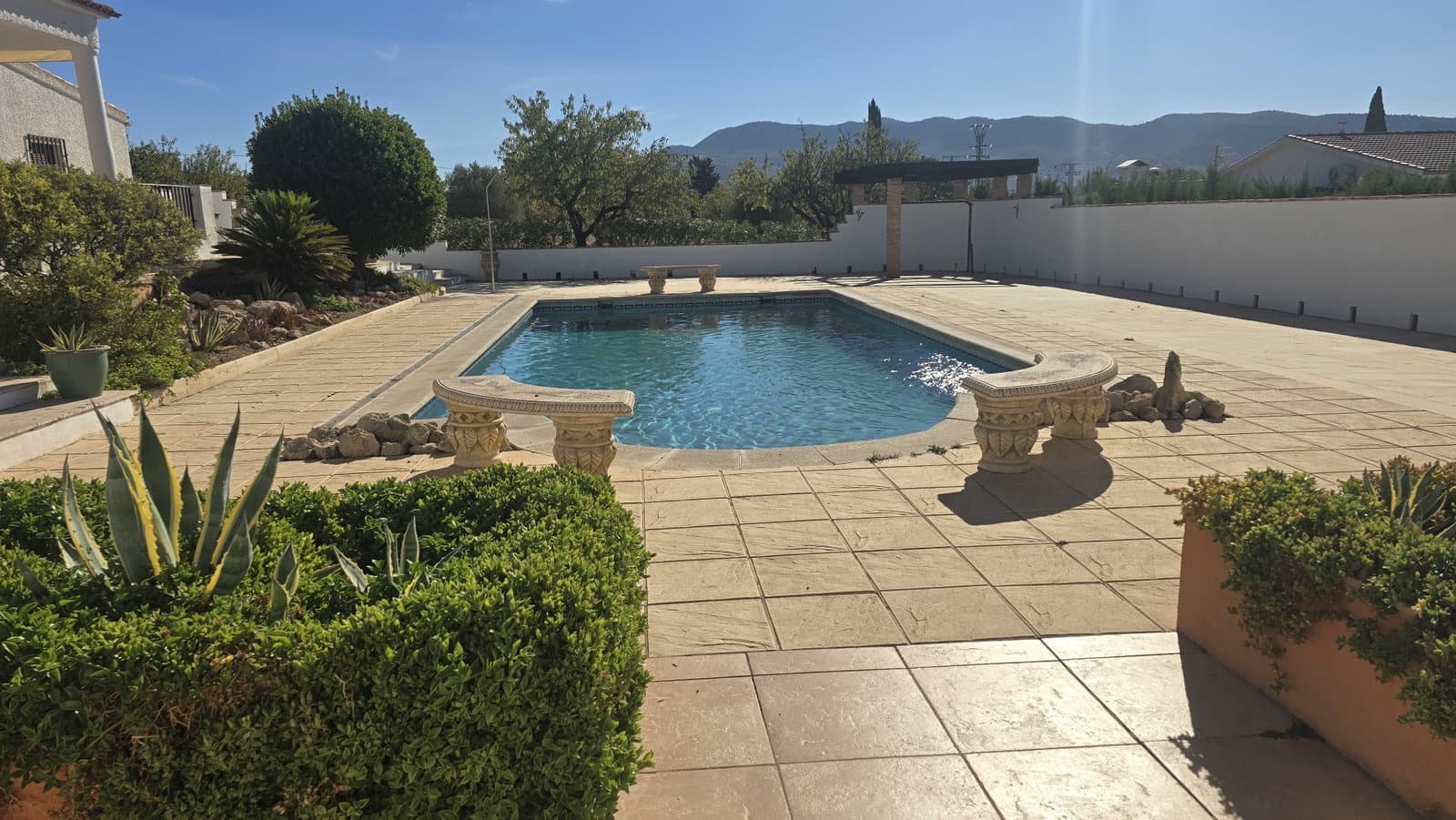 4 bedroom Finca/Country House for sale in Sax with pool garage - € 275,000 (Ref: 10038936)