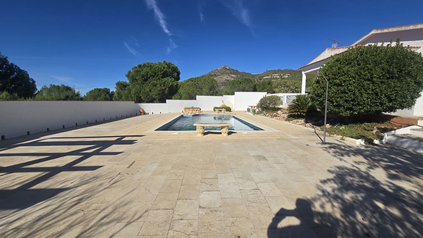 4 bedroom Finca/Country House for sale in Sax with pool garage - € 275,000 (Ref: 10038936)