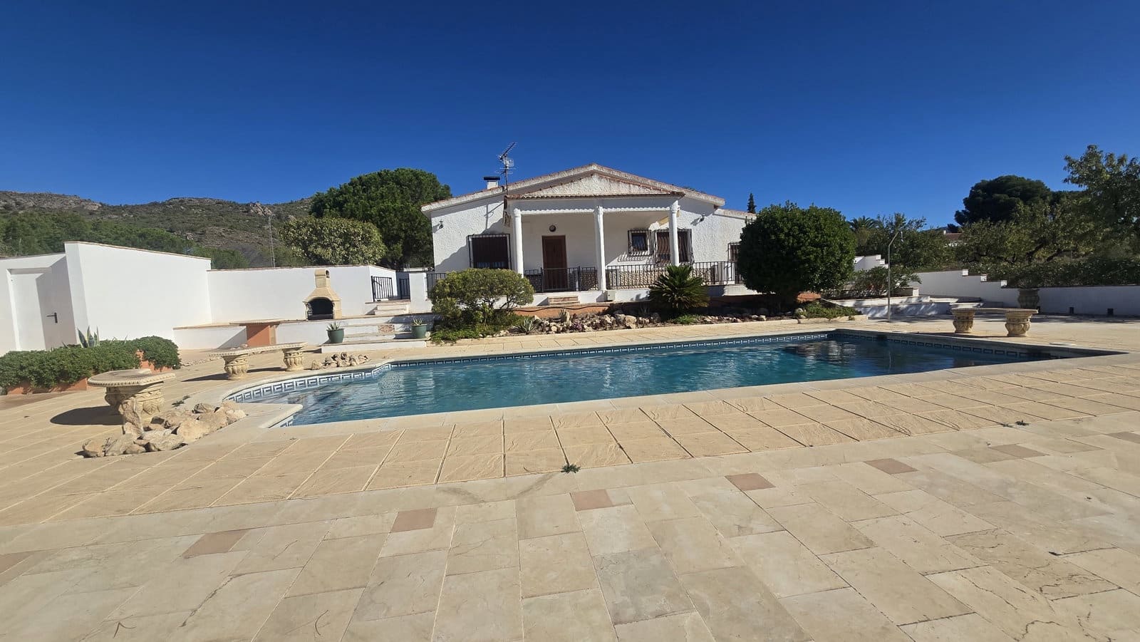 4 bedroom Finca/Country House for sale in Sax with pool garage - € 275,000 (Ref: 10038936)