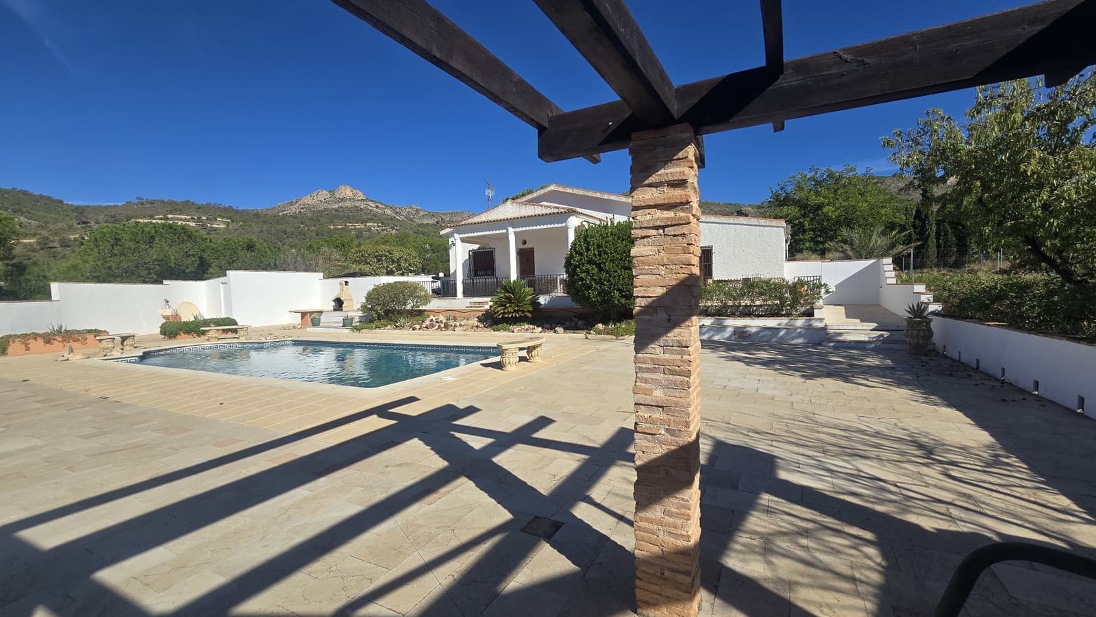 4 bedroom Finca/Country House for sale in Sax with pool garage - € 275,000 (Ref: 10038936)