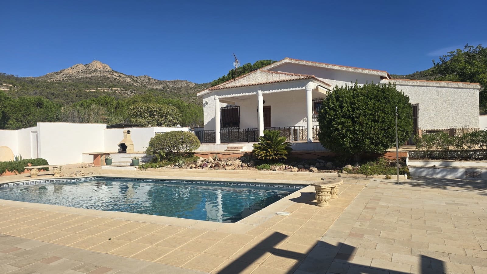 4 bedroom Finca/Country House for sale in Sax with pool garage - € 275,000 (Ref: 10038936)