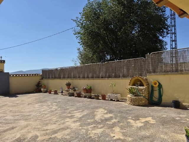 5 slaapkamer Finca/Landhuis te koop in Monóvar / Monóver met zwembad garage - € 180.000 (Ref: 10117471)