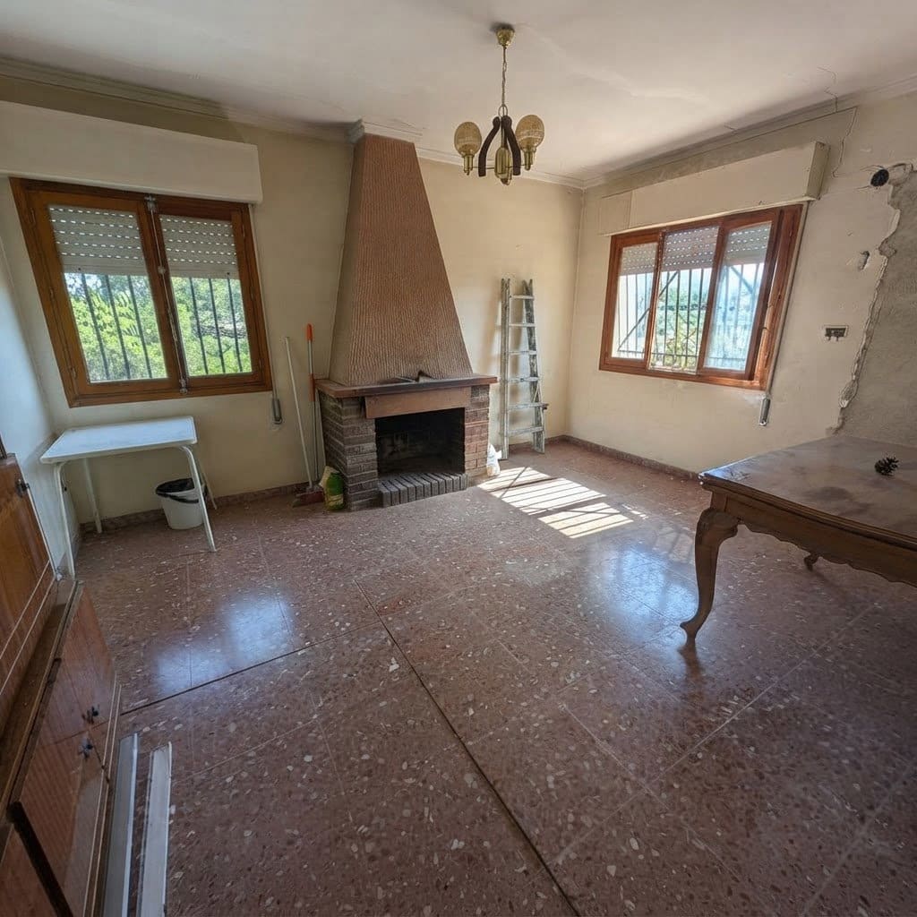 4 bedroom Finca/Country House for sale in Sax with garage - € 148,000 (Ref: 10136391)